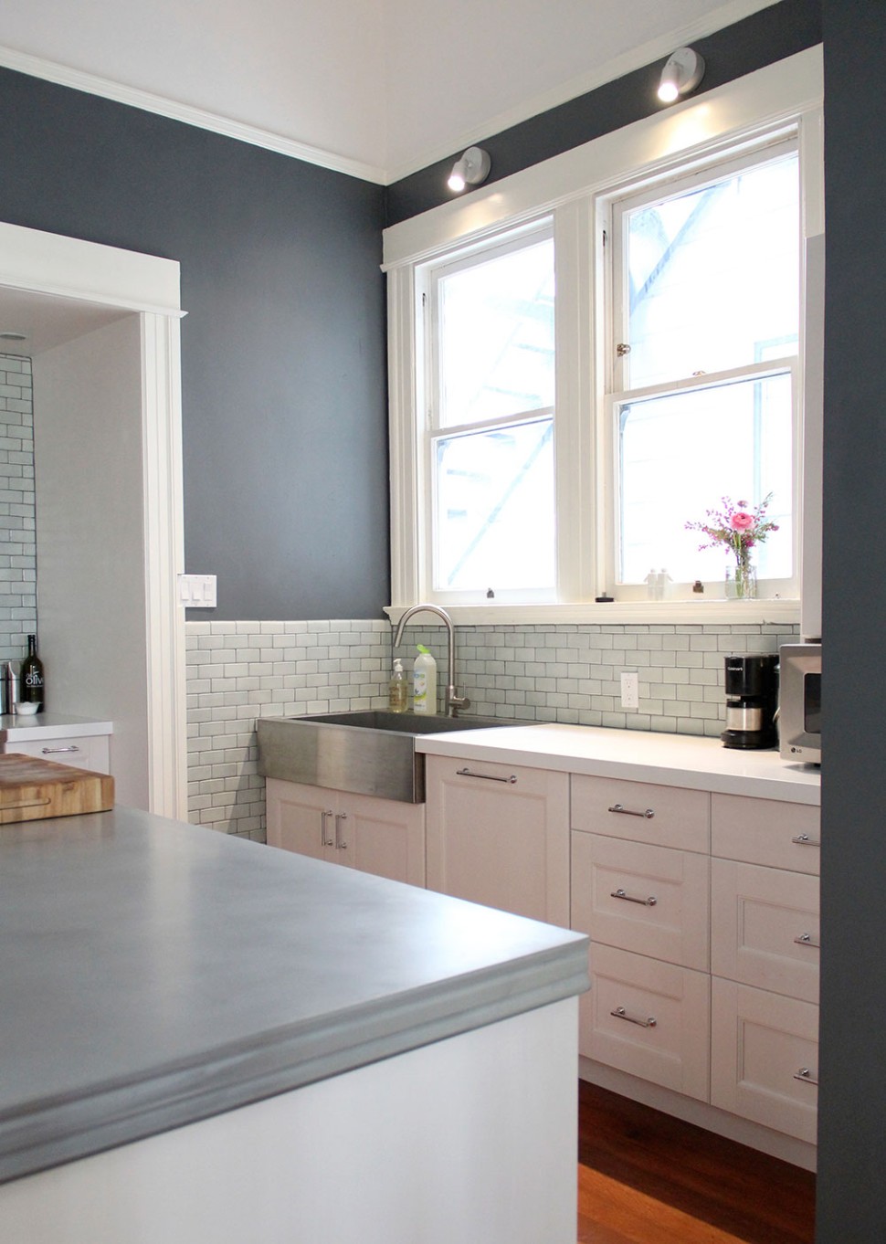 3 Gorgeous Gray Kitchen Ideas - How to Use Gray in Kitchens  - light grey kitchen walls