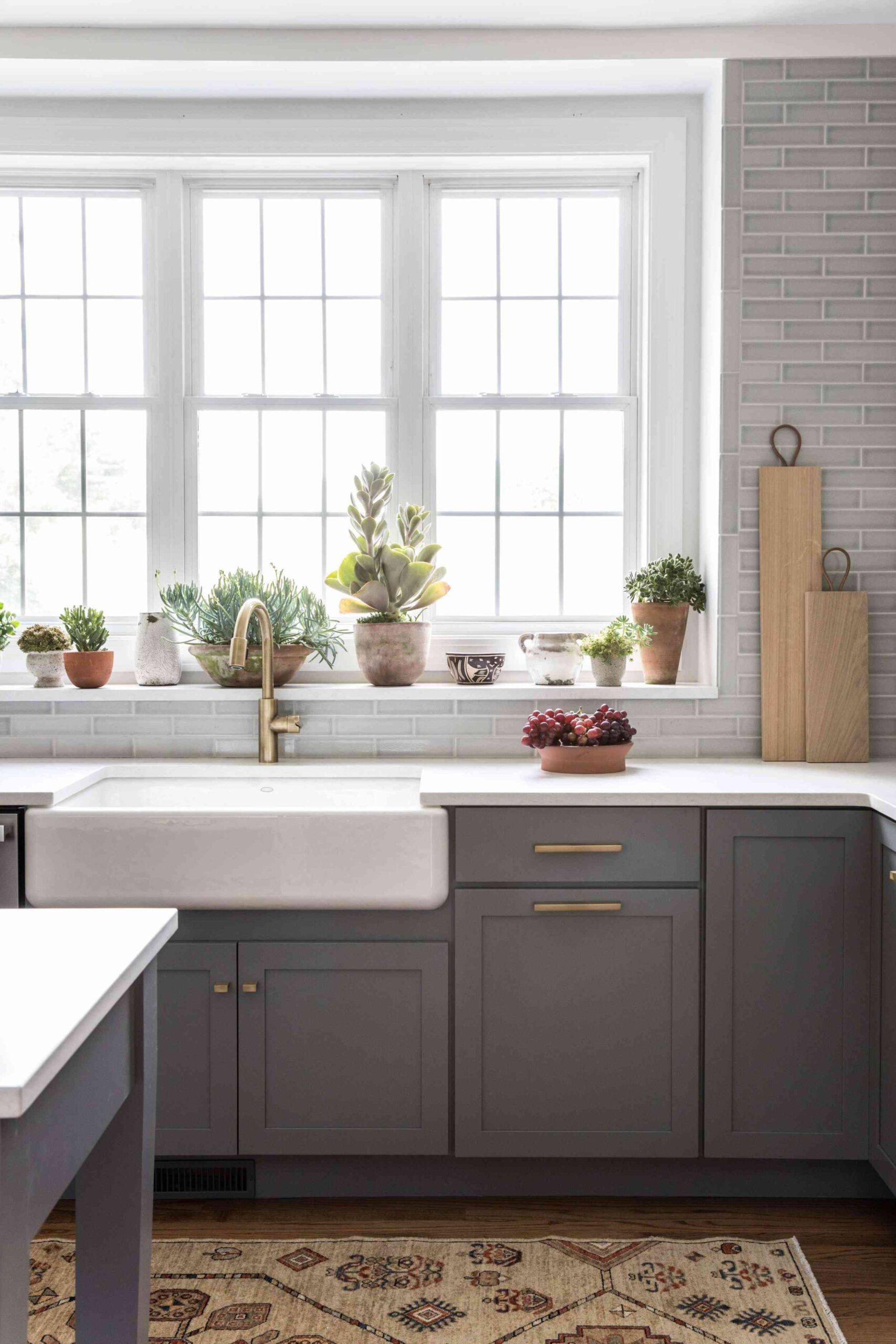 3 Gray Kitchen Cabinet Ideas That We Love - grey lower kitchen cabinets