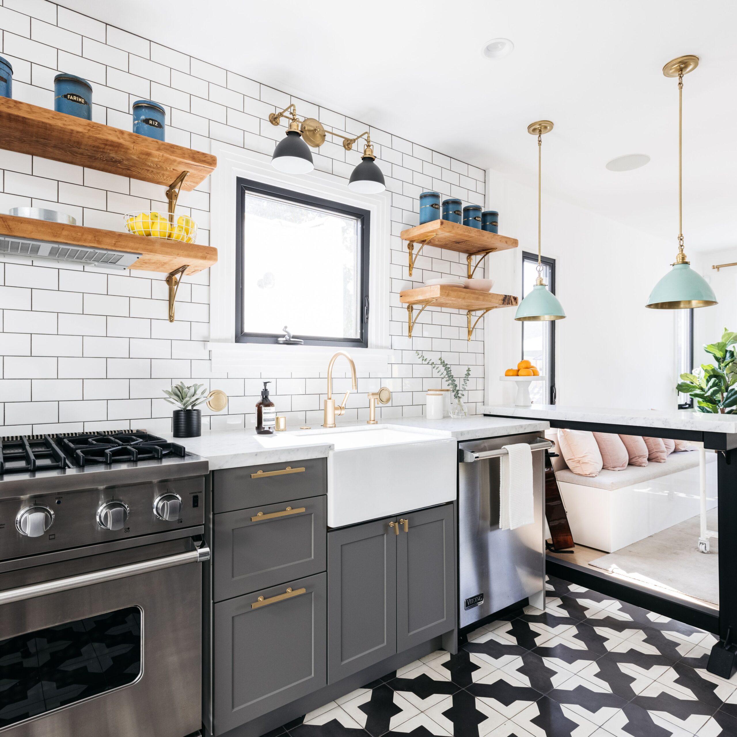 4 Inspiring Gray Kitchen Design Ideas - gray and white kitchen