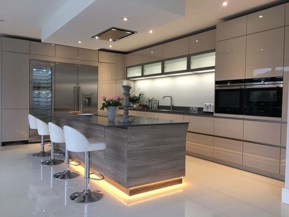 4 Stunning Modern Kitchen Design Ideas - HOMYHOMEE  Lüks  - modern kitchen design ideas photos