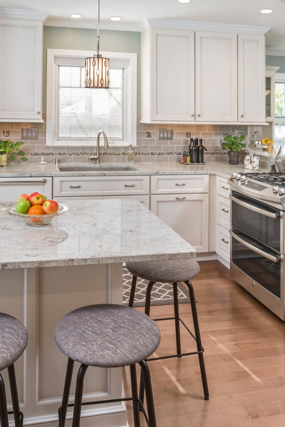 5+ Best White Granite With White Cabinets  CountertopsNews - what color granite looks best with white cabinets?