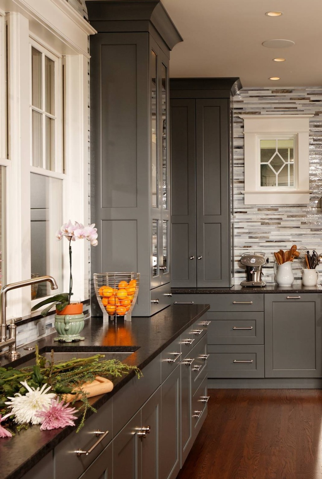5+ Gray Kitchen Cabinets Ideas For Dark Or Light  CountertopsNews - grey kitchen cabinets with black countertops