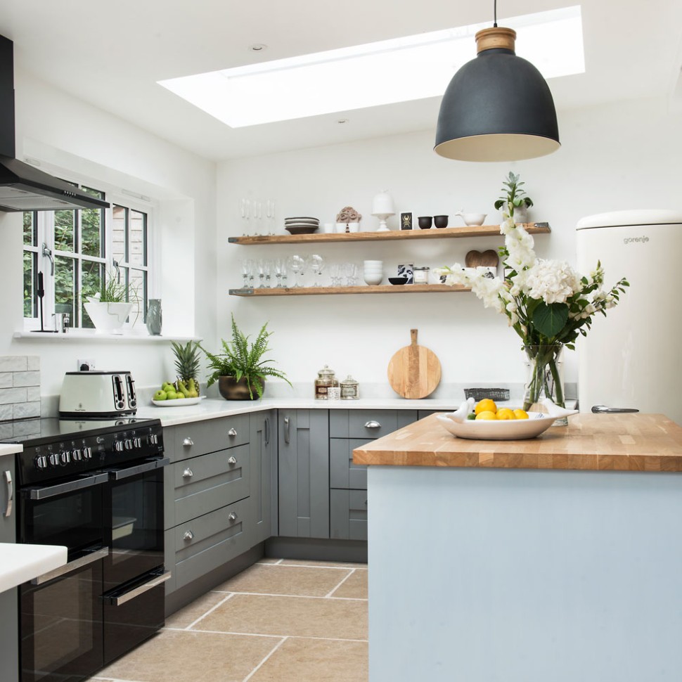 Grey kitchen ideas: 4 design tips for cabinets, worktops and walls - light grey kitchens