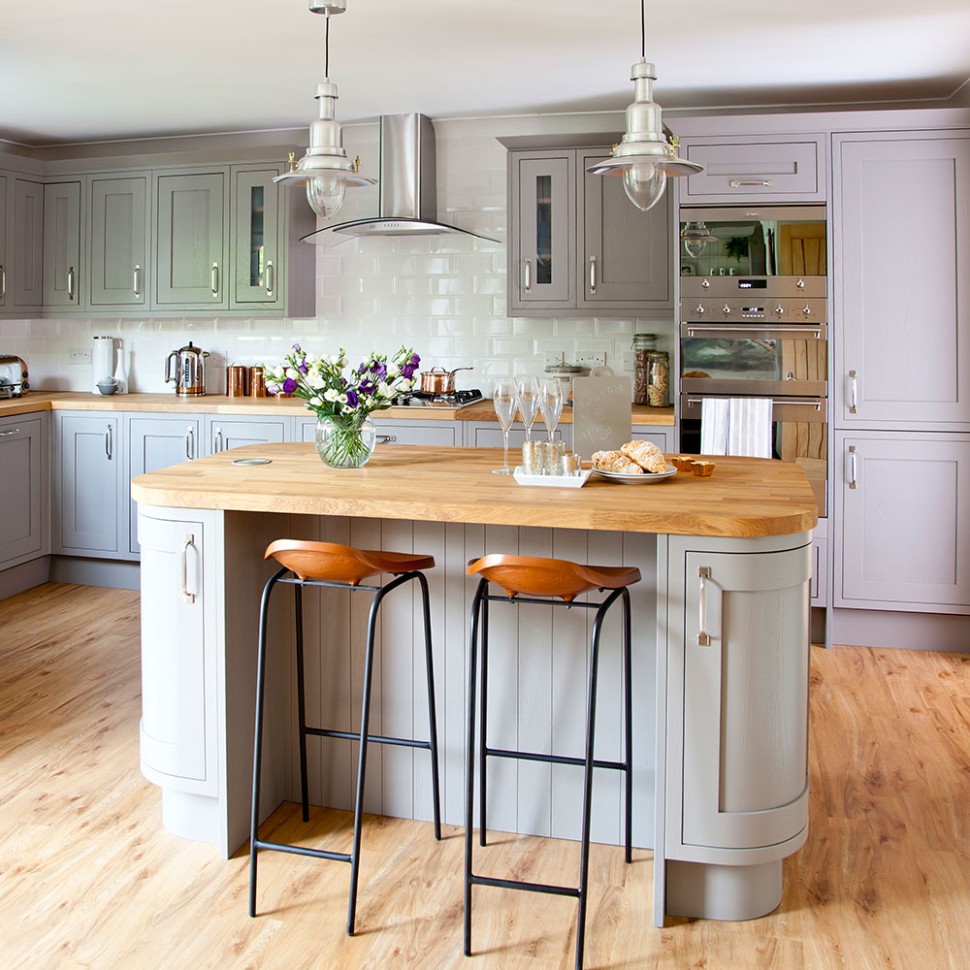 Grey kitchen ideas: 5 design tips for cabinets, worktops and walls - grey and wood kitchen