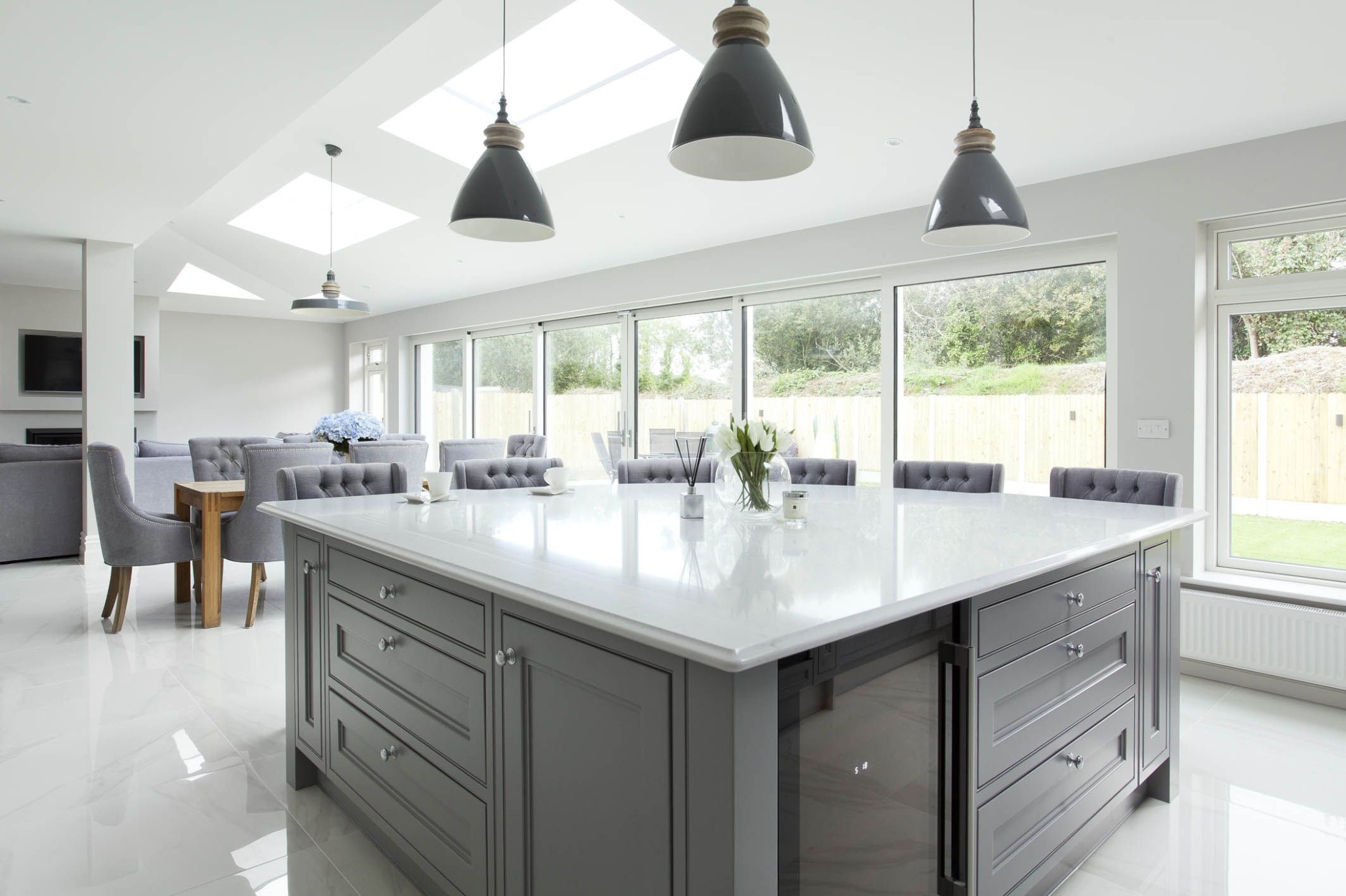 Grey, white and Oak kitchen  Open plan kitchen living room  - open kitchen grey
