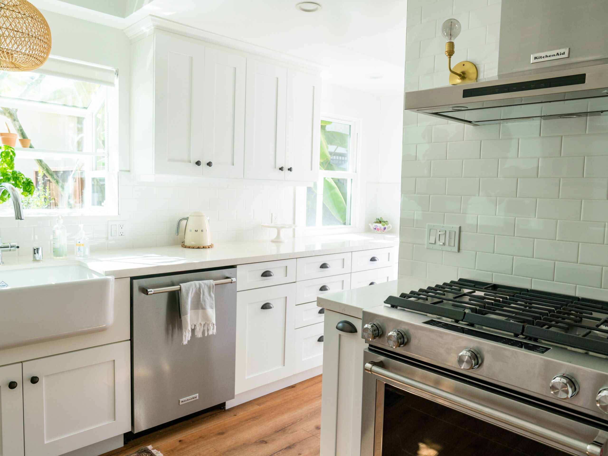 Painting Strategies That Make a Small Kitchen Look Larger - what color to paint a small kitchen to make it look bigger?
